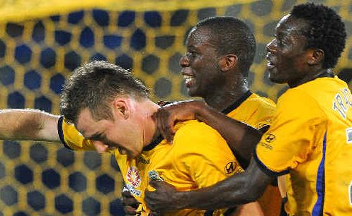 Back in: United’s Shane Smeltz (left) returns tonight. Back in: United’s Shane Smeltz (left) returns tonight.